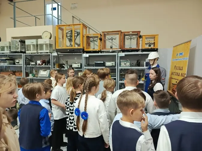 Экскурсия в Музей измерительных приборов ГК «ЭРИС» МБОУ ООШ №12 4А
