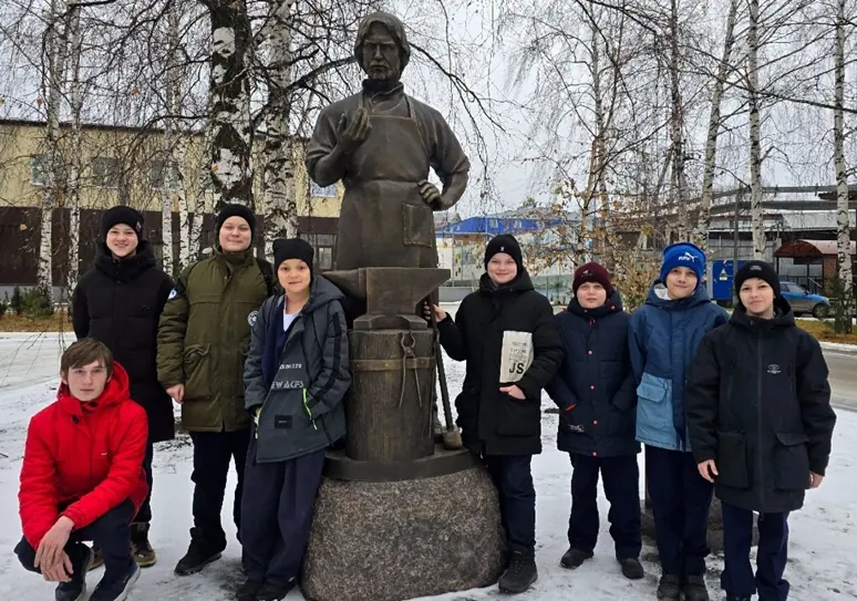 Экскурсия команды школы №1 на предприятие ГК «ЭРИС»